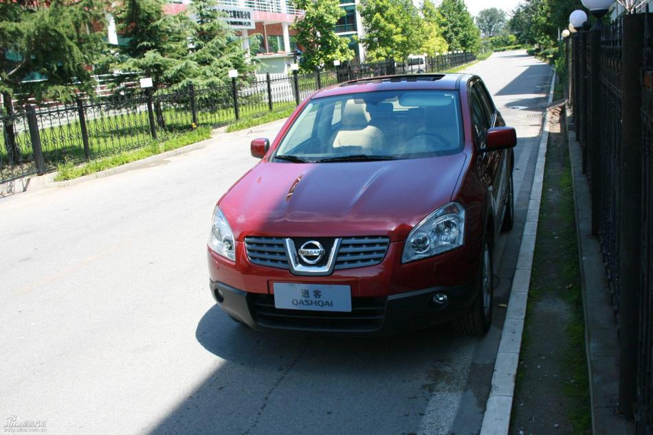 逍客2.0XV四驱自动