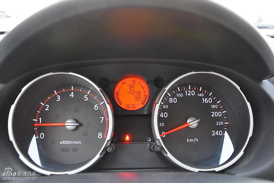 逍客2.0四驱自动实拍图