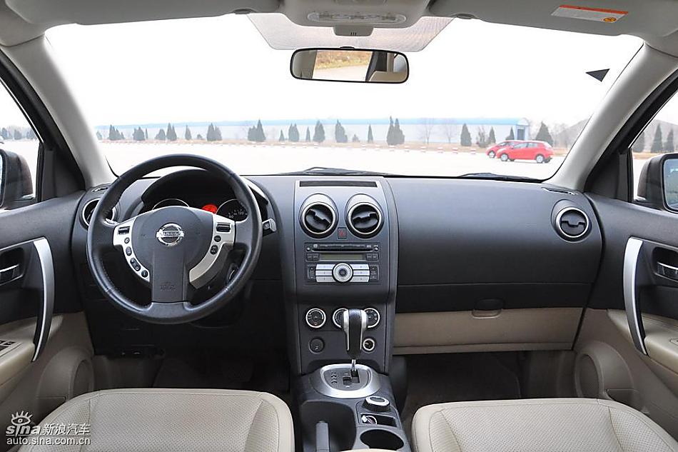 逍客2.0四驱自动实拍图