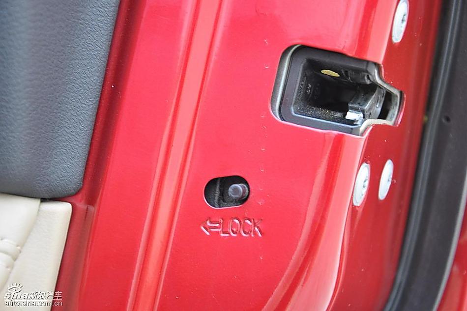 逍客2.0四驱自动实拍图