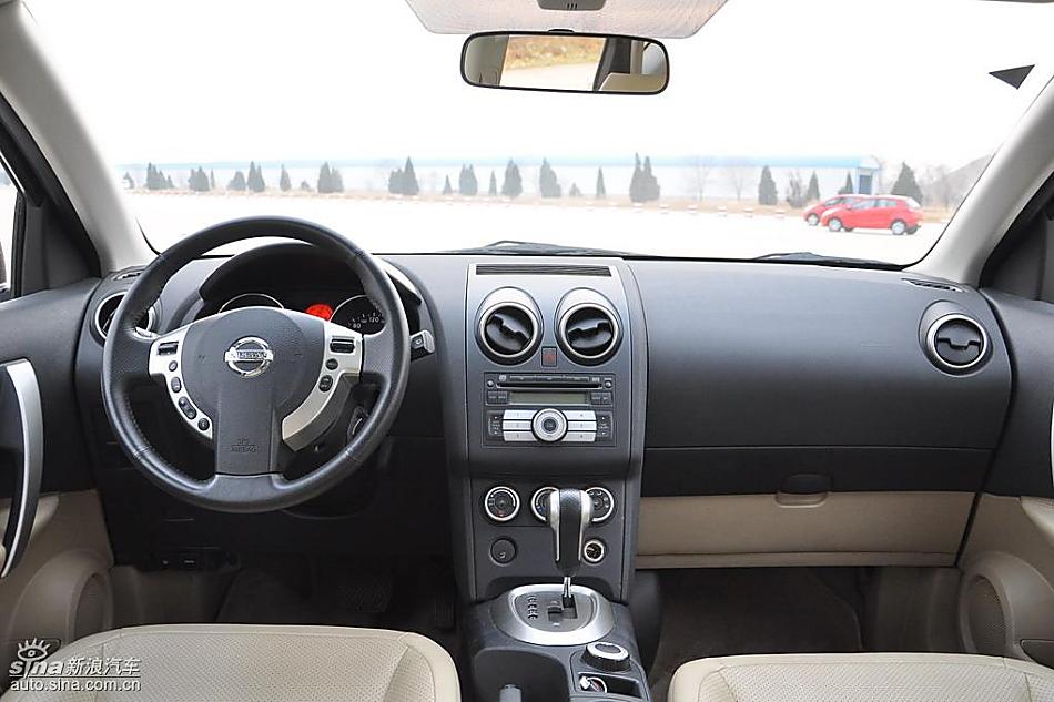 逍客2.0四驱自动实拍图