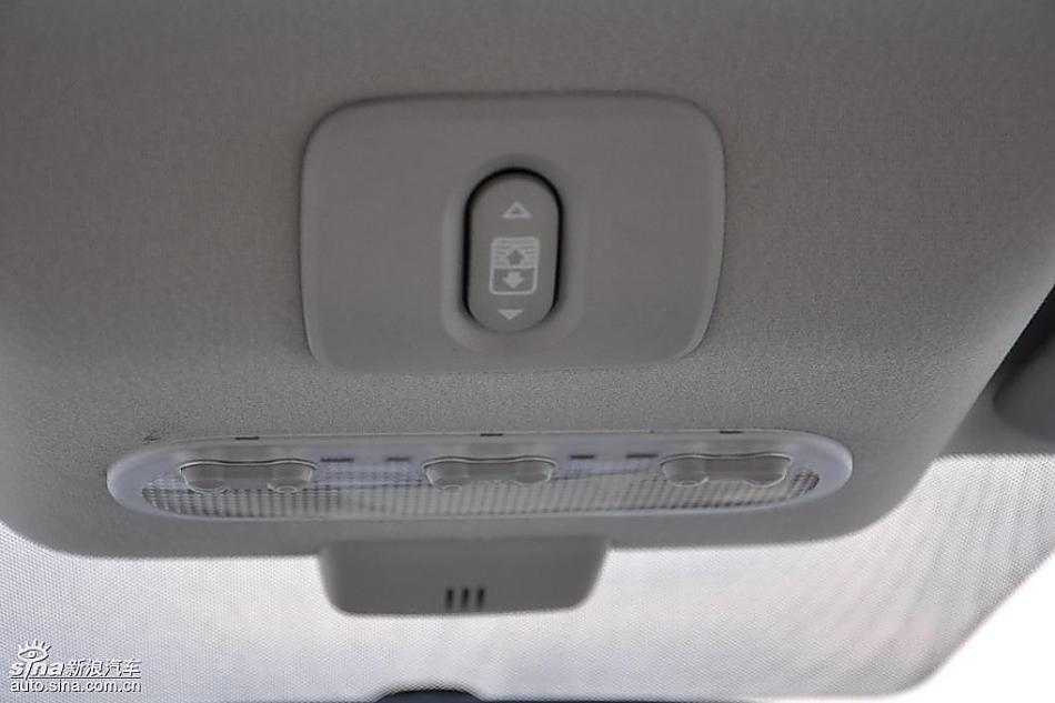 逍客2.0四驱自动实拍图