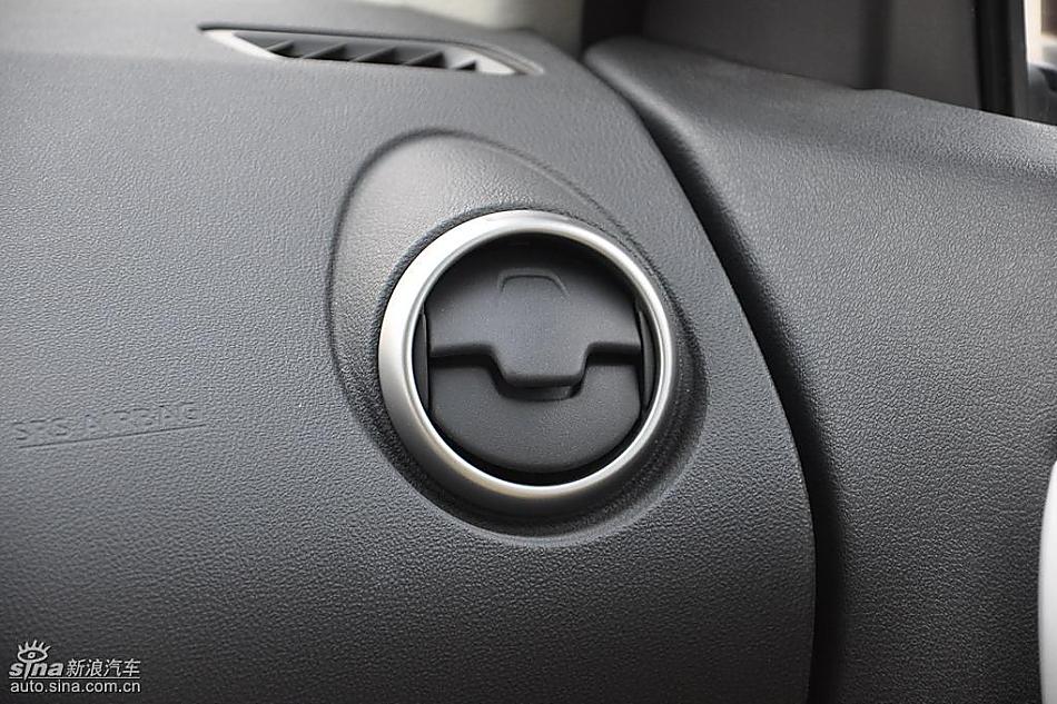 逍客2.0四驱自动实拍图