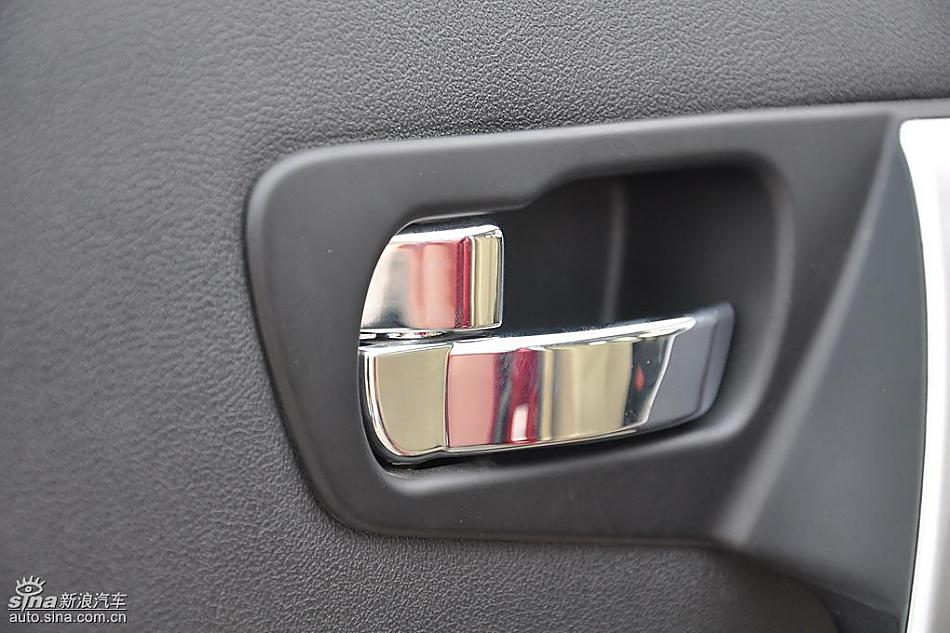 逍客2.0四驱自动实拍图