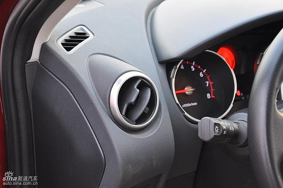 逍客2.0四驱自动实拍图