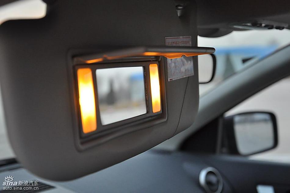 逍客2.0四驱自动实拍图