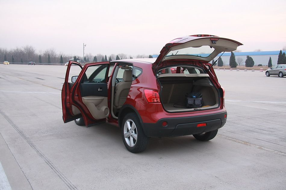 逍客实拍图细节与其他