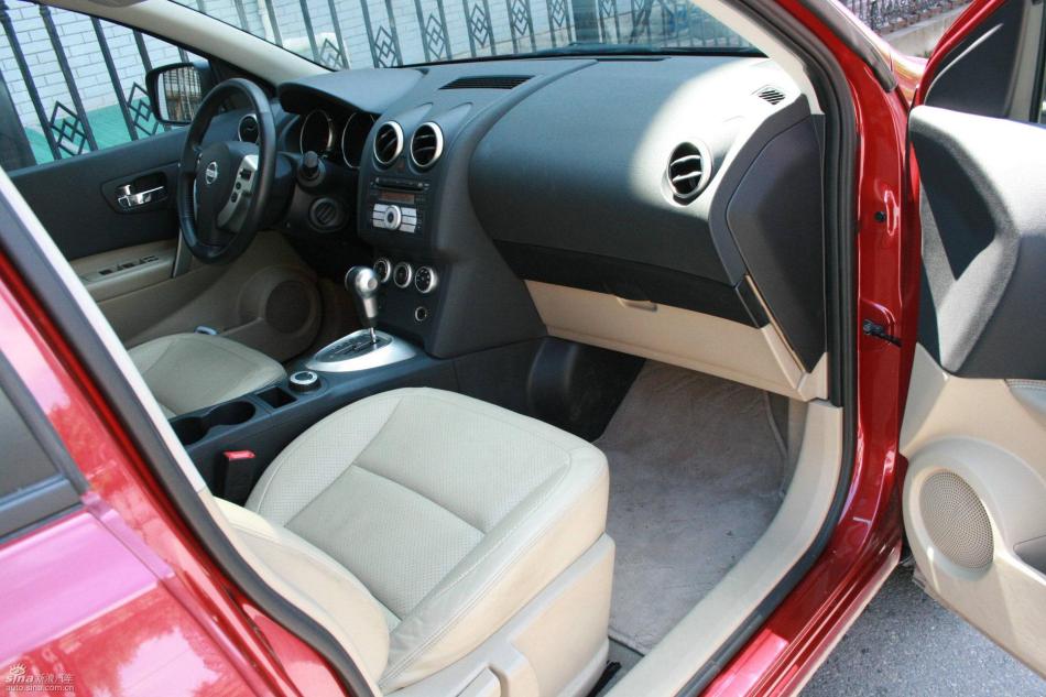 逍客2.0XV四驱自动