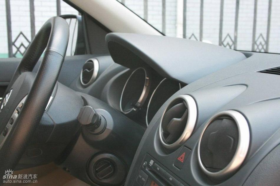 逍客2.0XV四驱自动