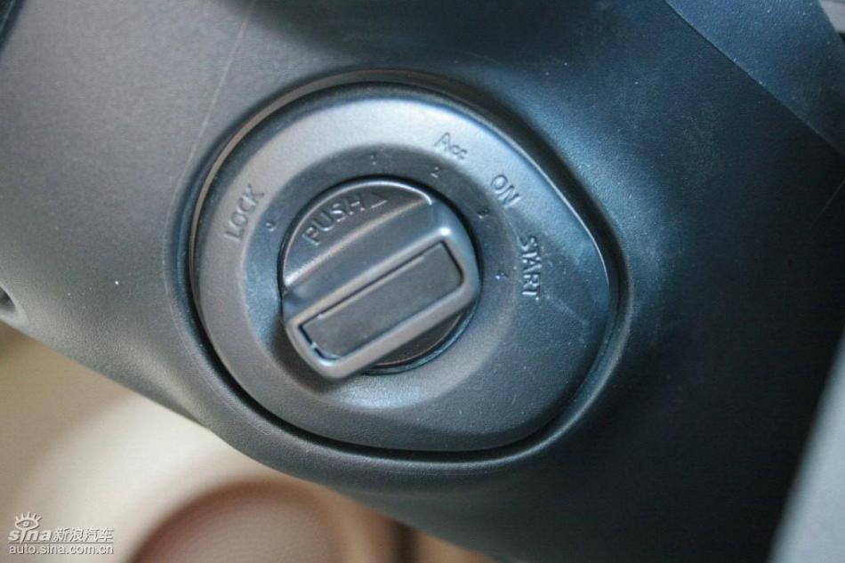 逍客2.0XV四驱自动