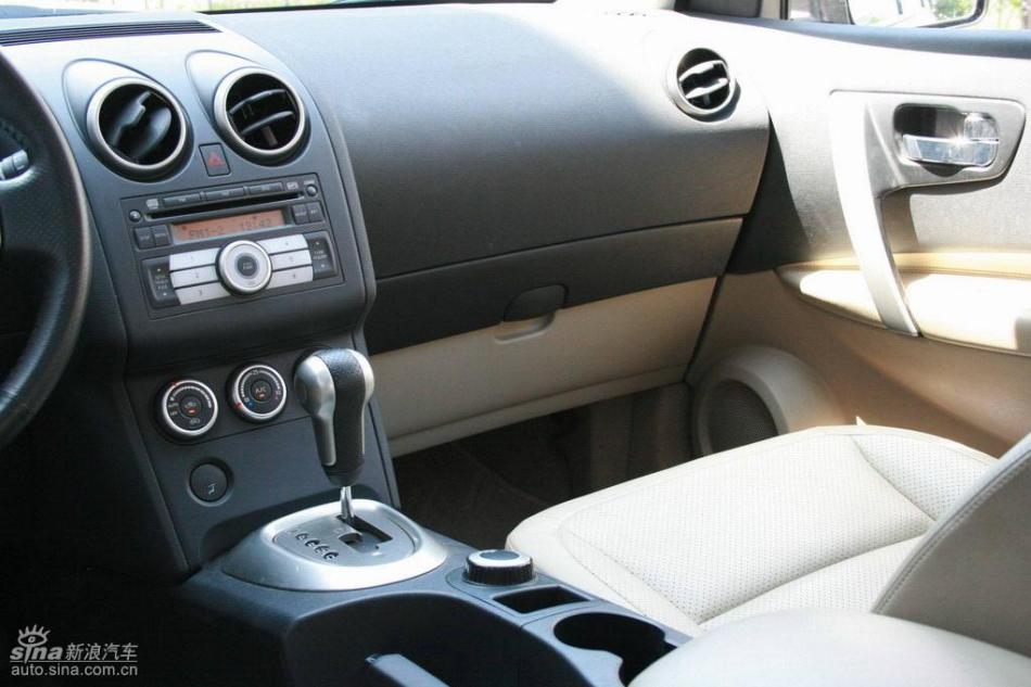 逍客2.0XV四驱自动