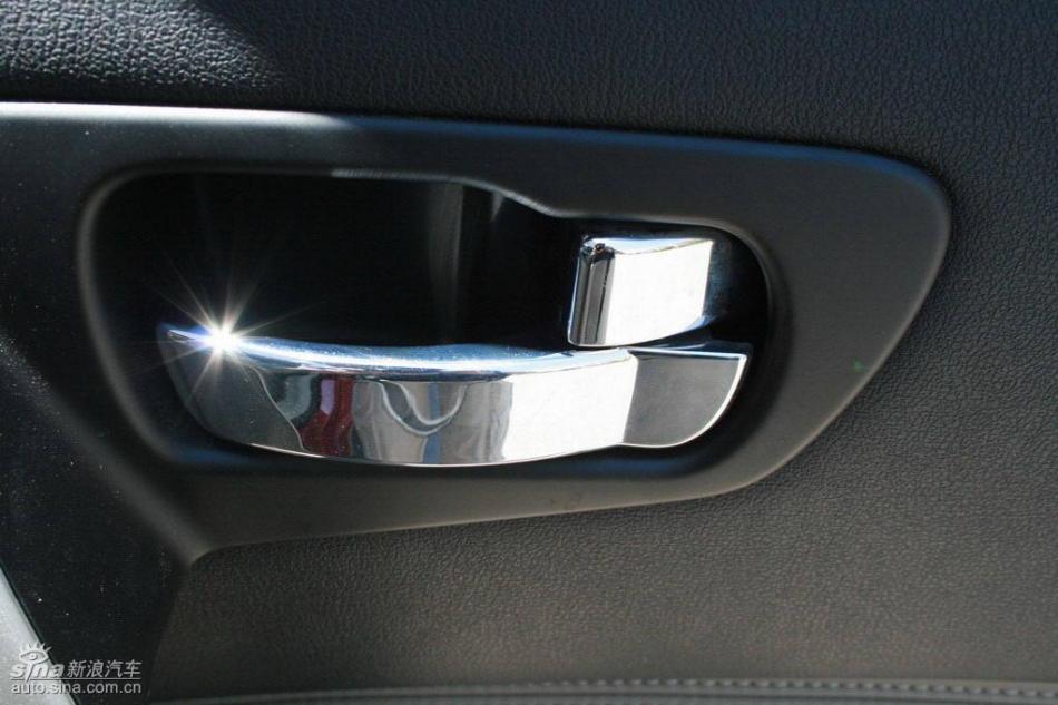 逍客2.0XV四驱自动