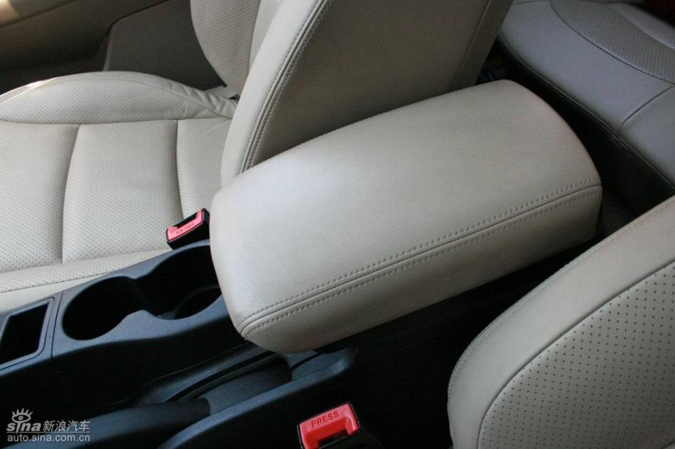 逍客2.0XV四驱自动