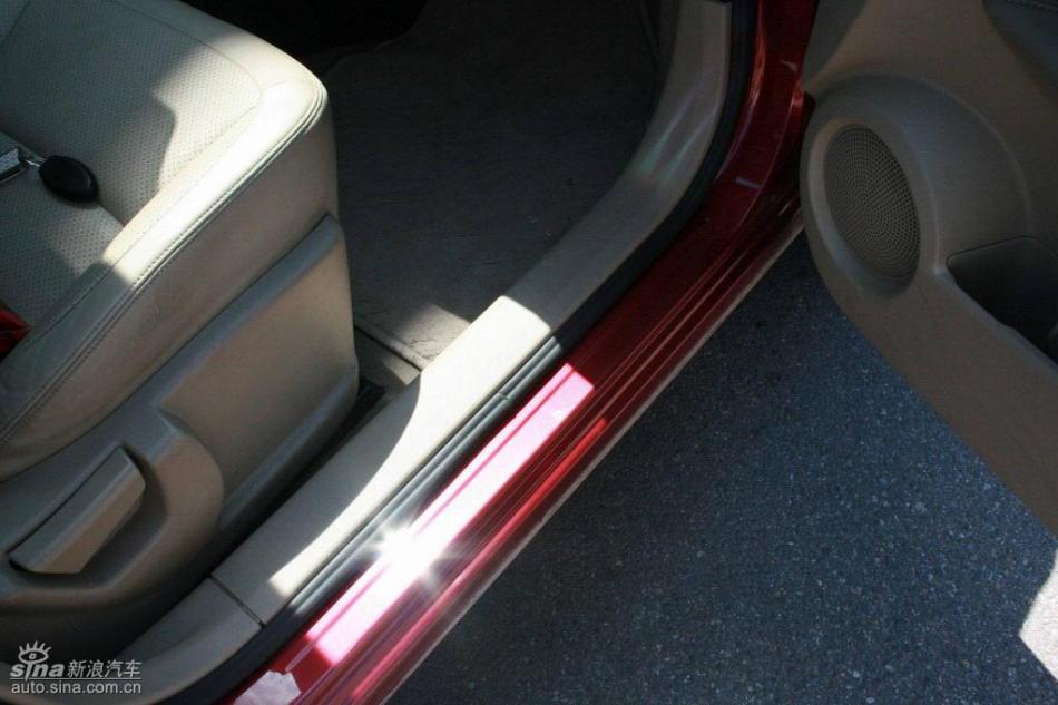 逍客2.0XV四驱自动