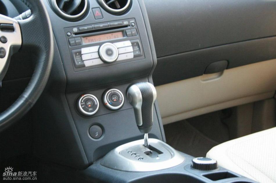 逍客2.0XV四驱自动