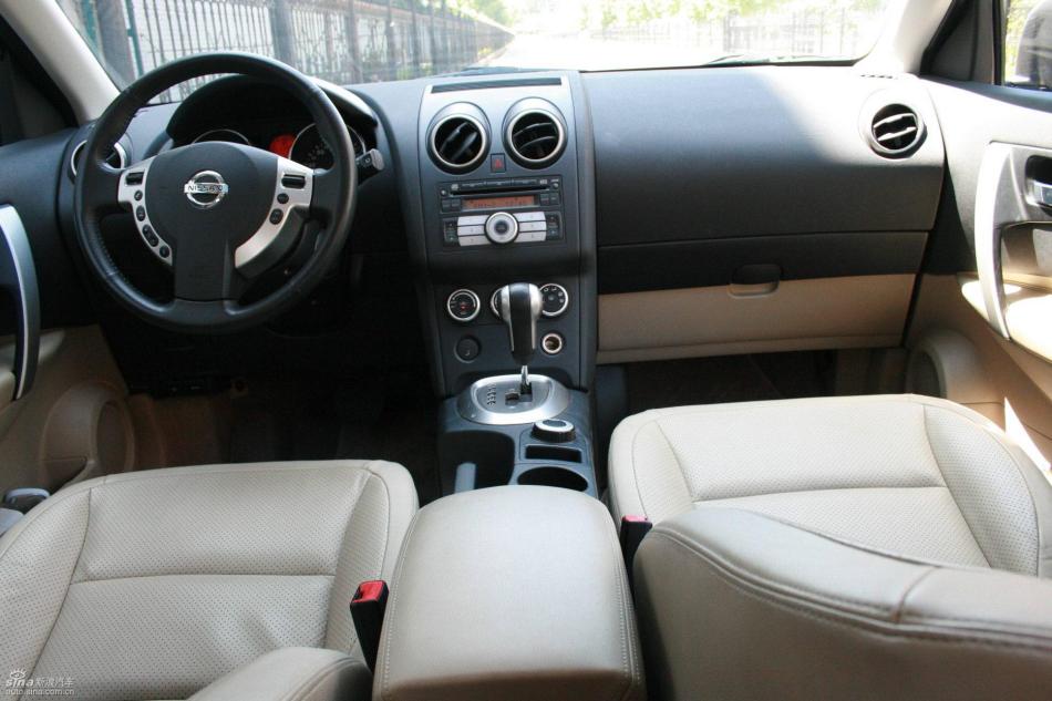 逍客2.0XV四驱自动