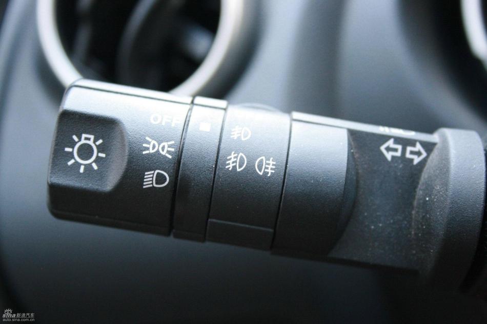 逍客2.0XV四驱自动