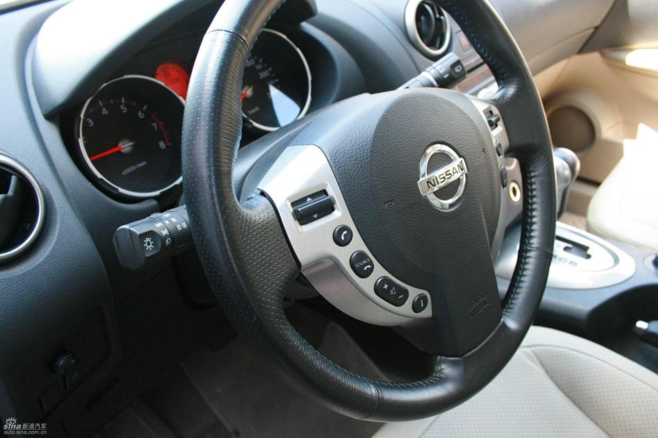 逍客2.0XV四驱自动