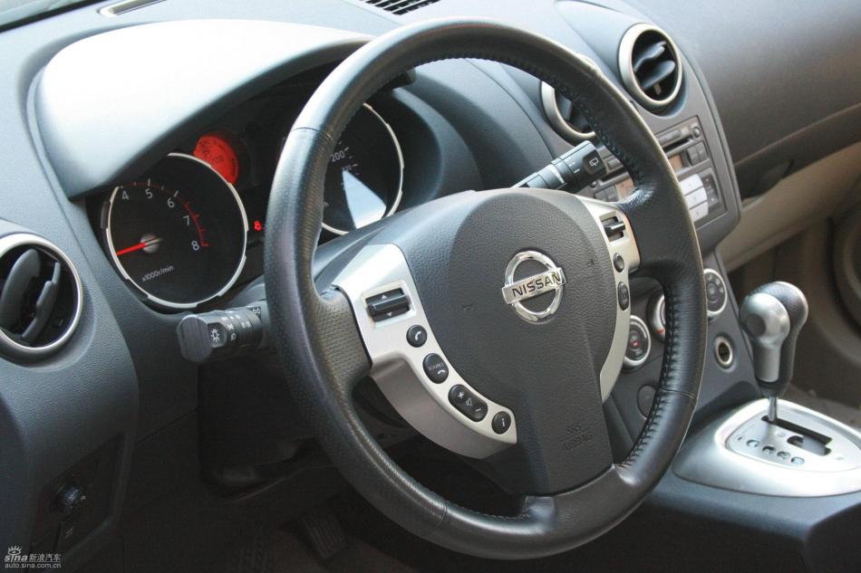 逍客2.0XV四驱自动