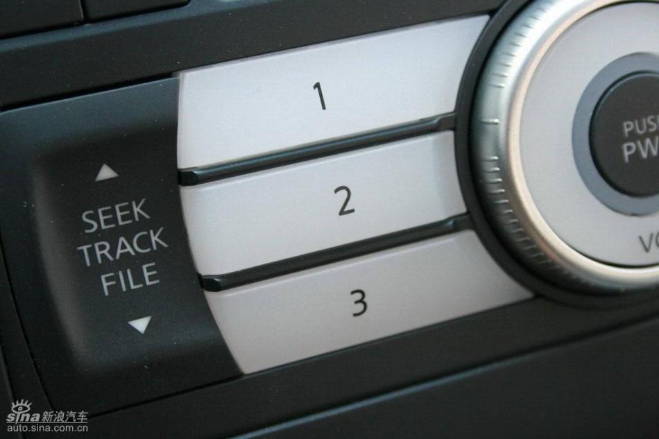 逍客2.0XV四驱自动