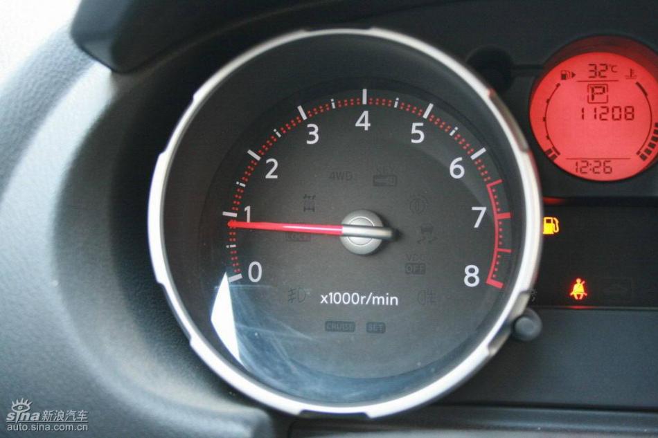 逍客2.0XV四驱自动