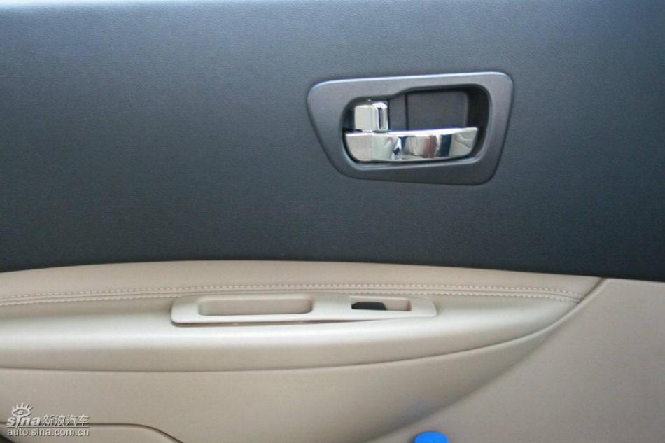 逍客2.0XV四驱自动