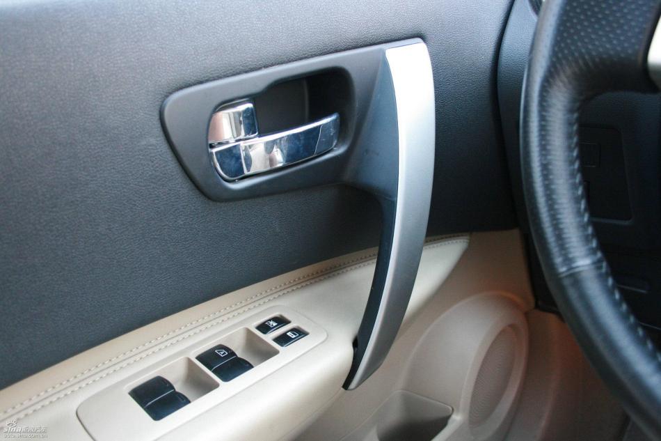 逍客2.0XV四驱自动