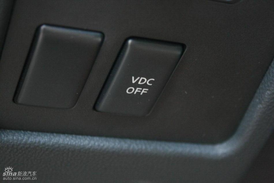 逍客2.0XV四驱自动