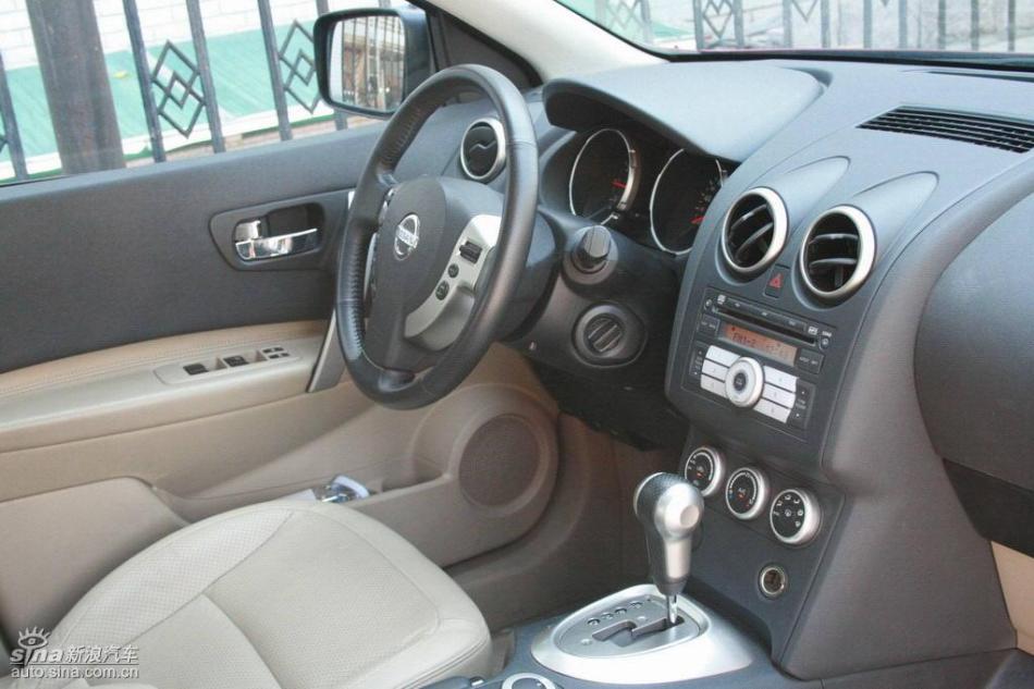 逍客2.0XV四驱自动