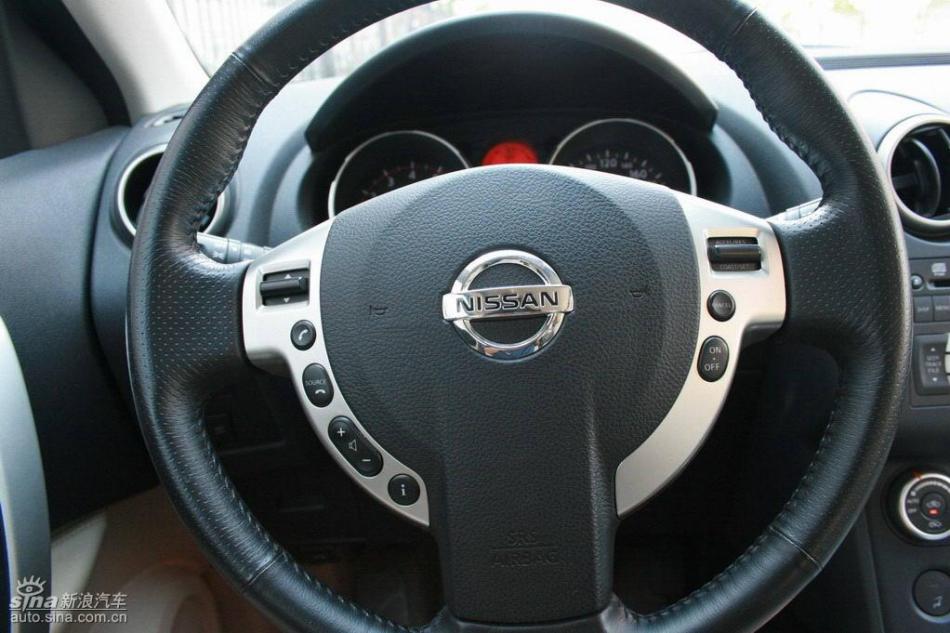 逍客2.0XV四驱自动