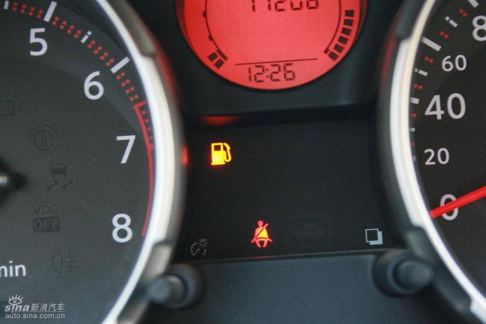 逍客2.0XV四驱自动