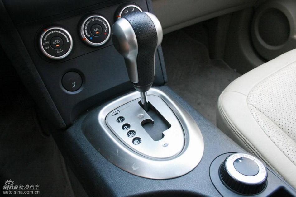 逍客2.0XV四驱自动