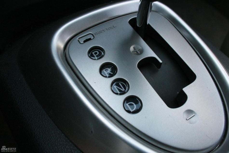 逍客2.0XV四驱自动