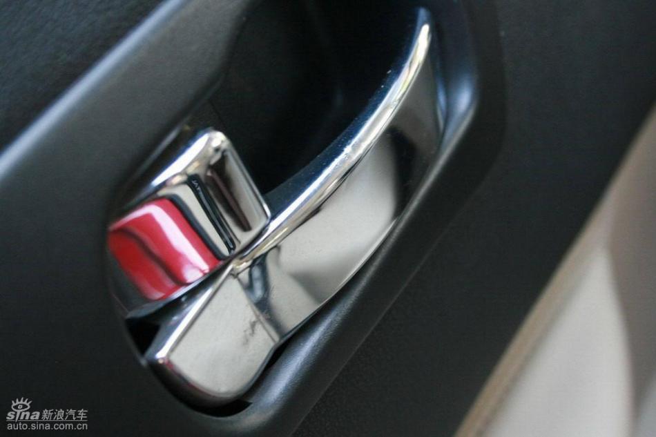 逍客2.0XV四驱自动