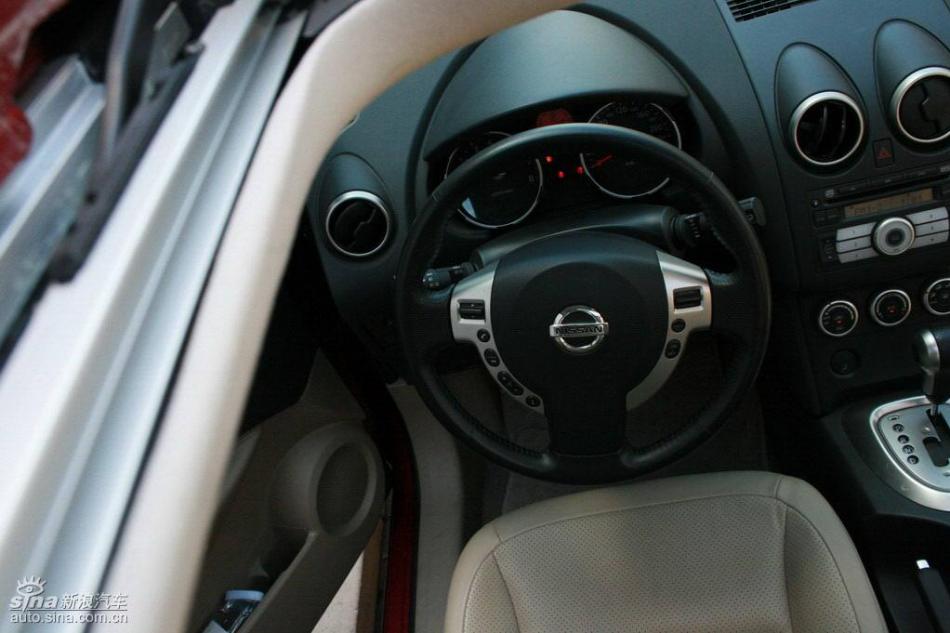 逍客2.0XV四驱自动