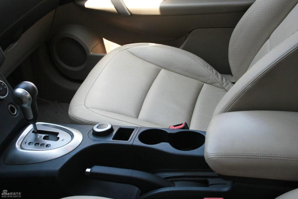 逍客2.0XV四驱自动