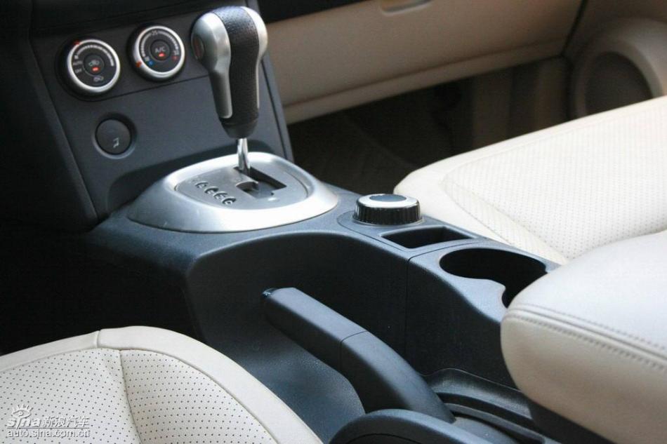 逍客2.0XV四驱自动