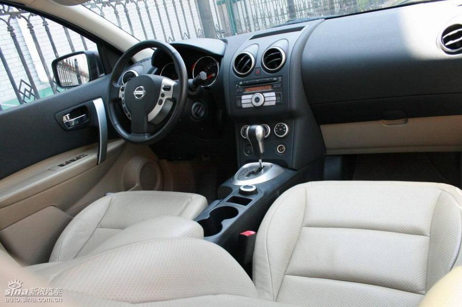 逍客2.0XV四驱自动