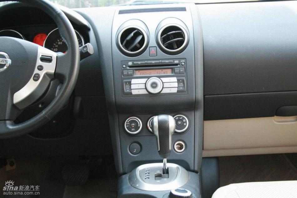 逍客2.0XV四驱自动