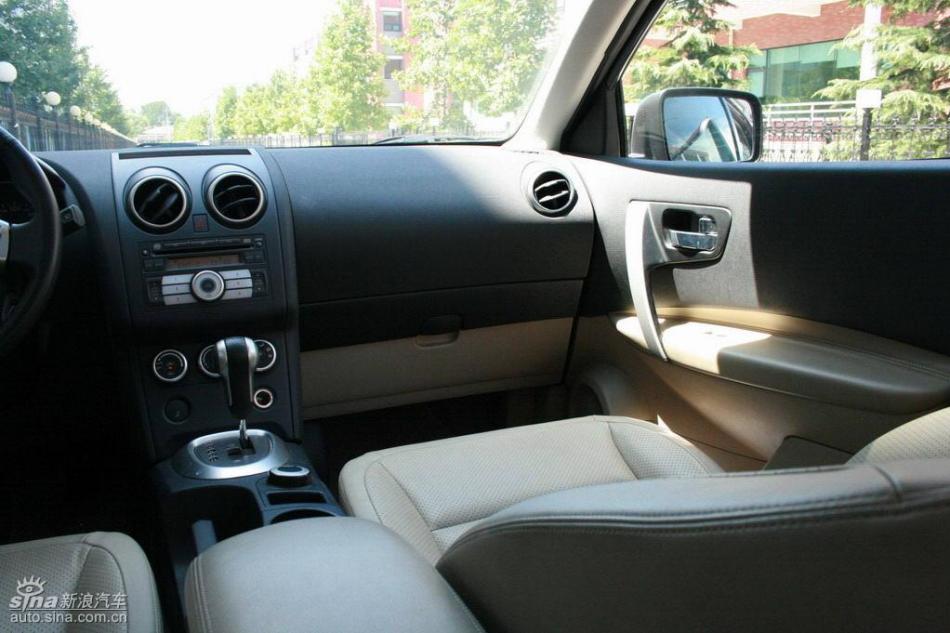 逍客2.0XV四驱自动