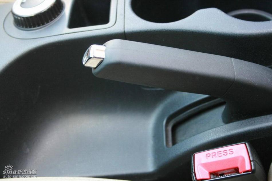 逍客2.0XV四驱自动