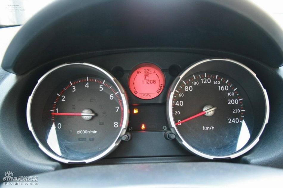 逍客2.0XV四驱自动