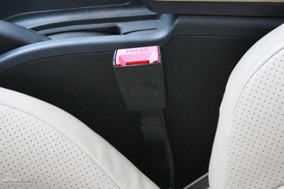 逍客2.0XV四驱自动