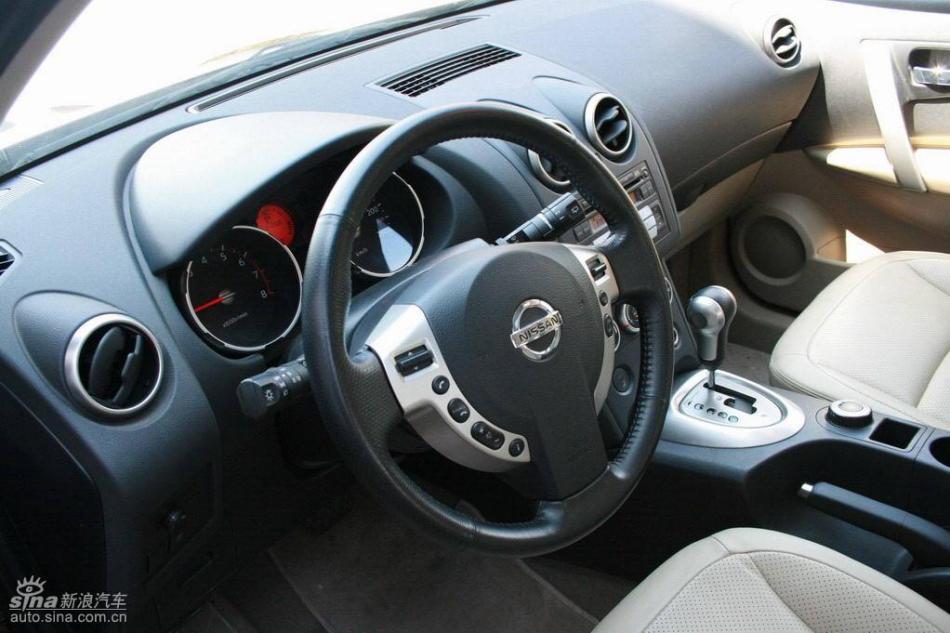 逍客2.0XV四驱自动