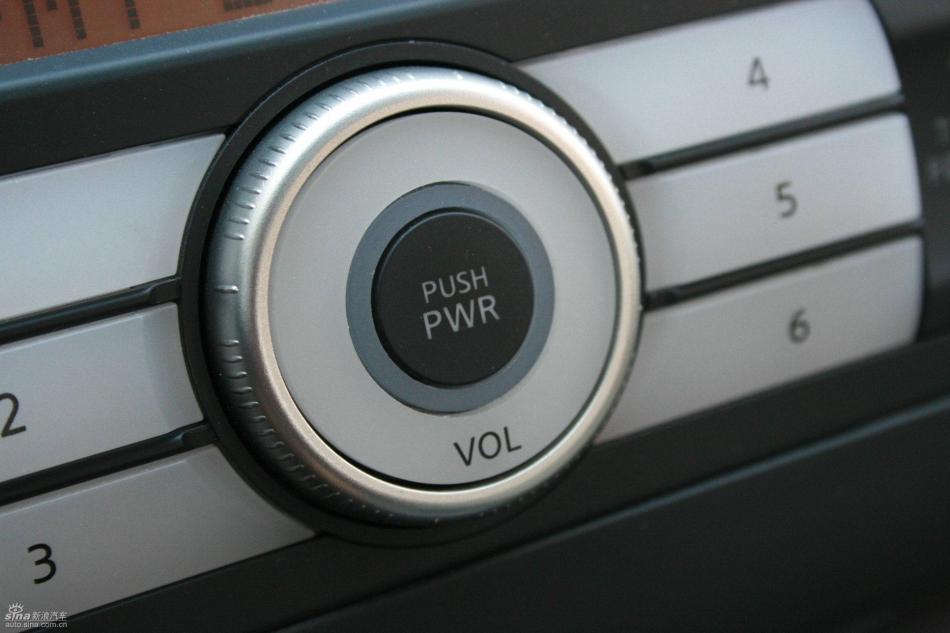 逍客2.0XV四驱自动