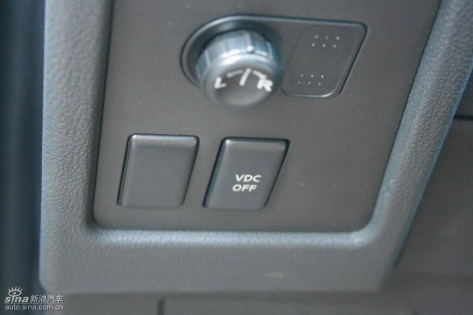 逍客2.0XV四驱自动