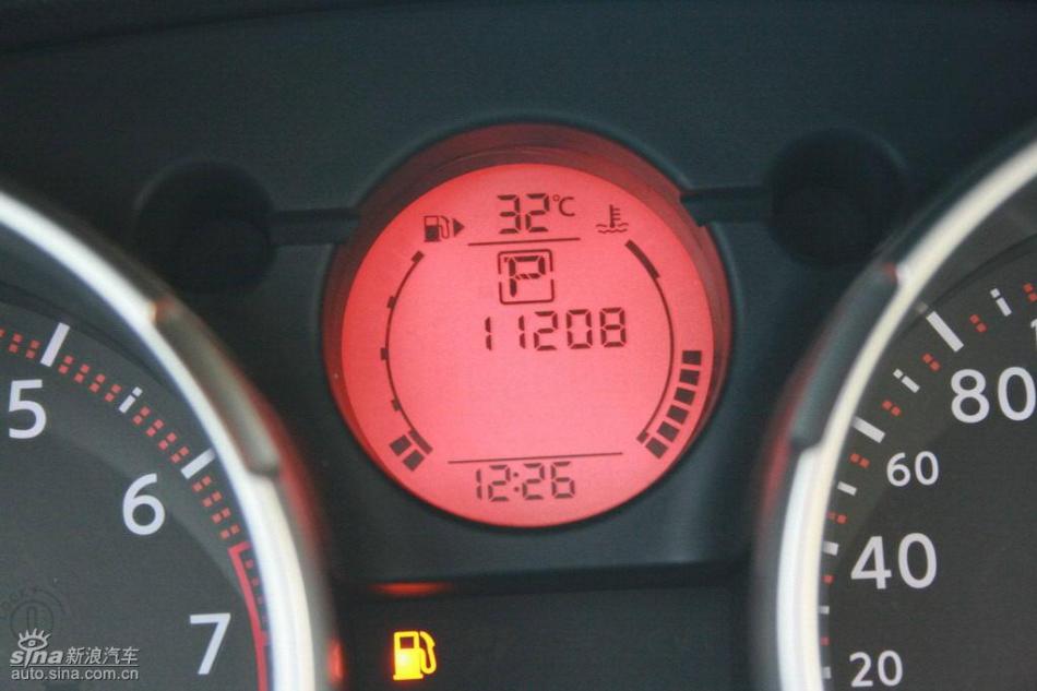 逍客2.0XV四驱自动