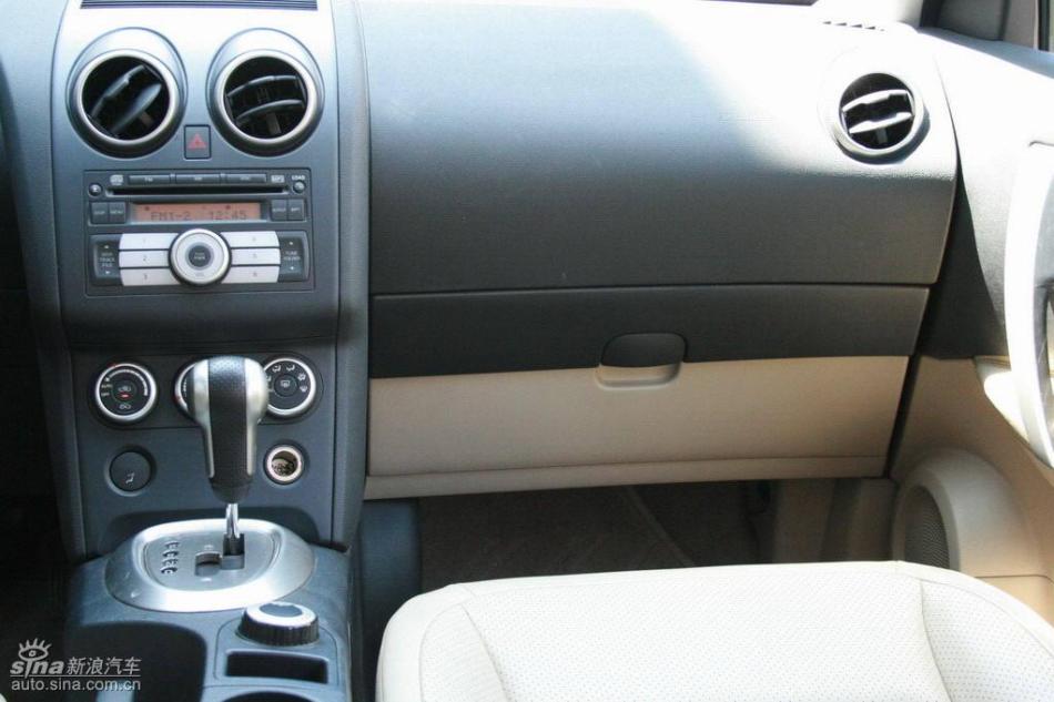 逍客2.0XV四驱自动