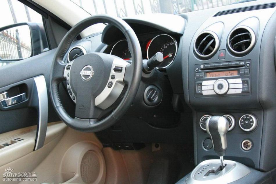 逍客2.0XV四驱自动