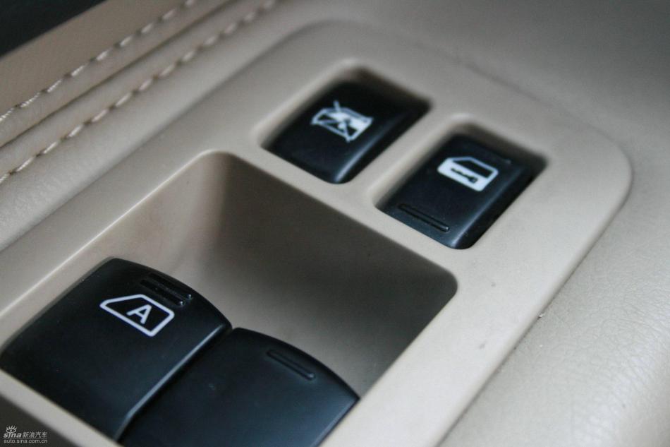 逍客2.0XV四驱自动